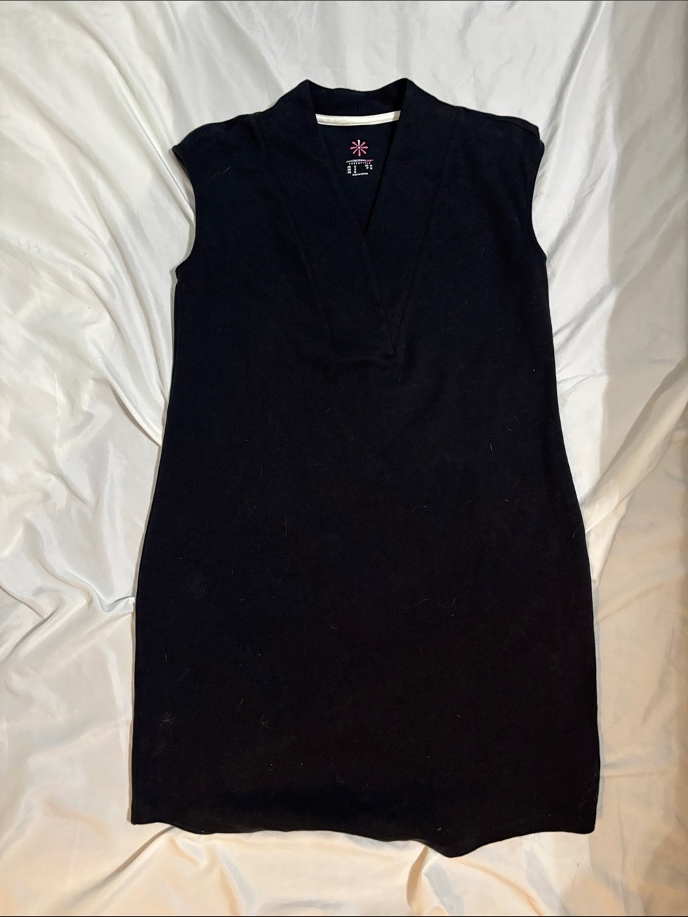 Isaac Mizrahi Live Black Sleeveless V-Neck Shift Dress